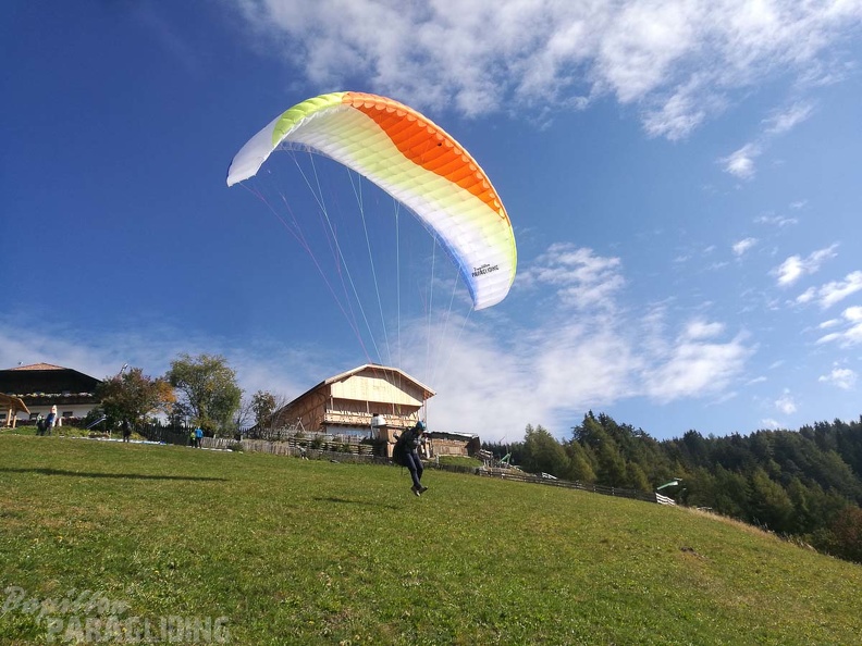 DH41.18 Luesen-Paragliding-355
