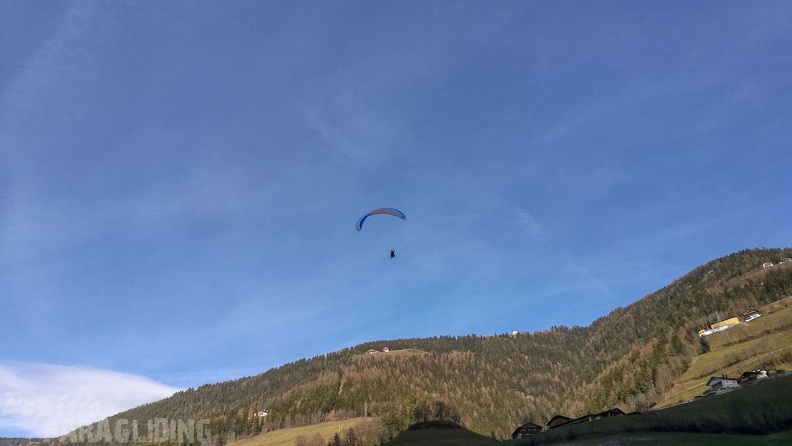 DH52.18 Luesen-Paragliding-153