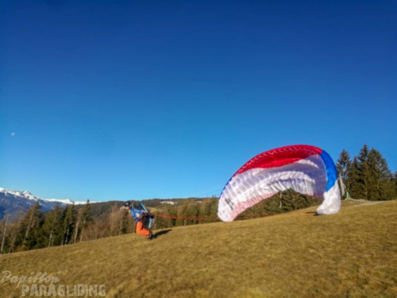 DH52.18 Luesen-Paragliding-191