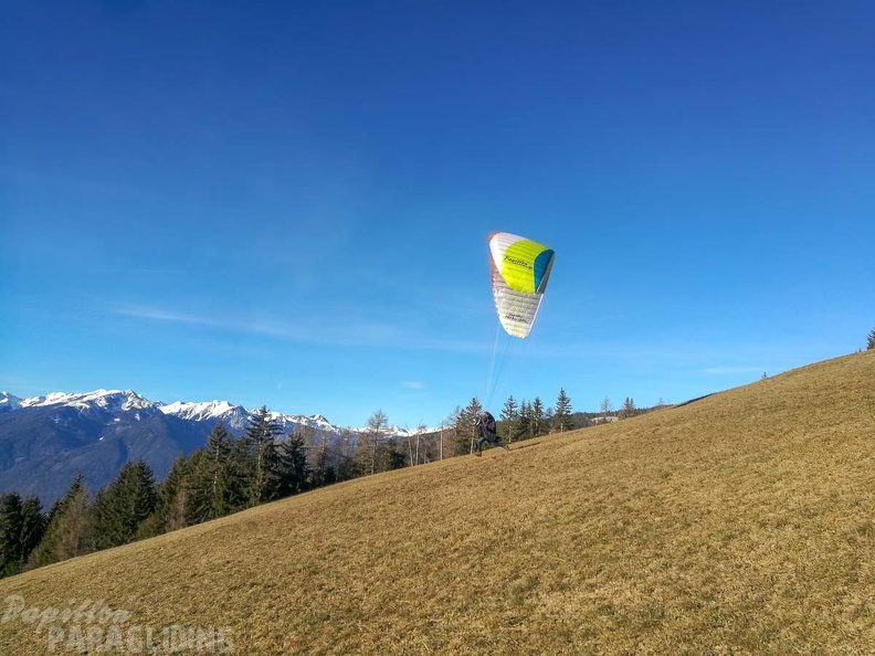 DH52.18 Luesen-Paragliding-294