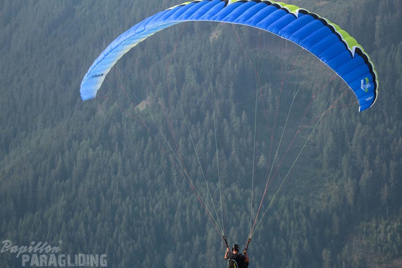 DH32.19 Luesen Paragliding-129