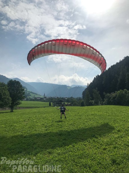 DH32.19_Luesen_Paragliding-164.jpg