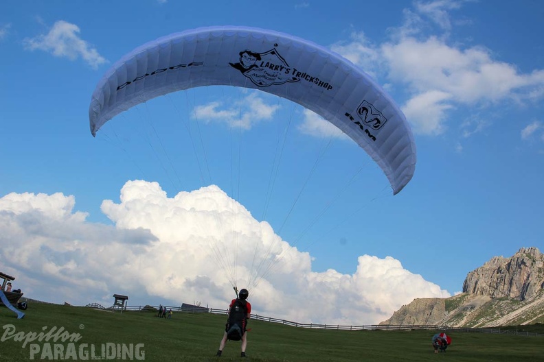 DH32.19 Luesen Paragliding-281