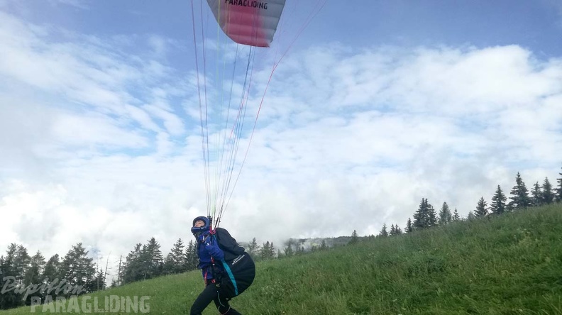 DH29.20 Luesen-Paragliding-210