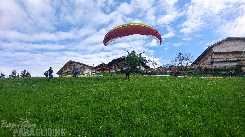 DH29.20 Luesen-Paragliding-256