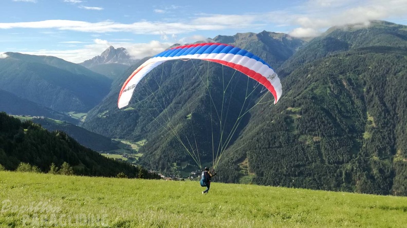 DH29.20 Luesen-Paragliding-274