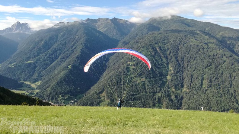 DH29.20 Luesen-Paragliding-275