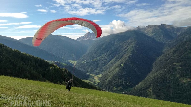 DH29.20 Luesen-Paragliding-285