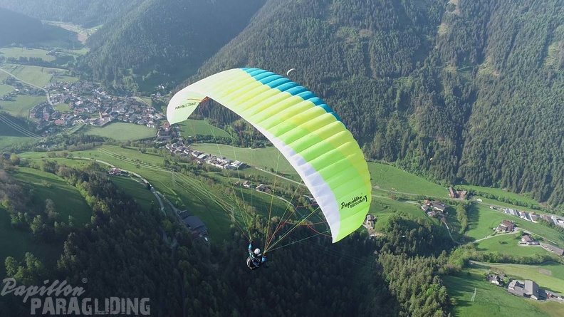 DH21.21-Luesen-Paragliding-322