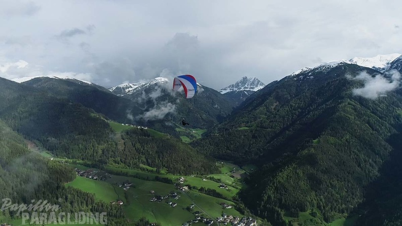 DH21.21-Luesen-Paragliding-447
