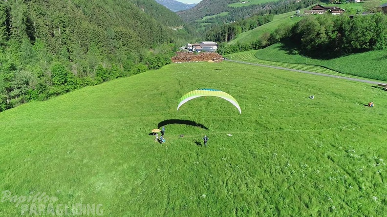 DH21.21-Luesen-Paragliding-466
