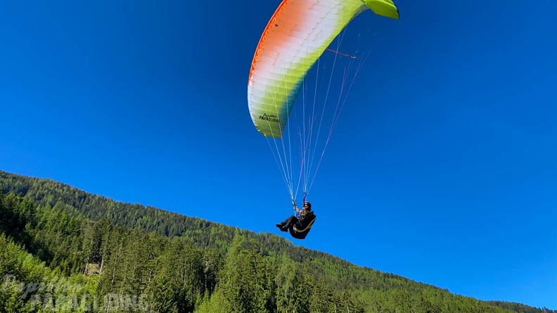 DH21.21-Luesen-Paragliding-479