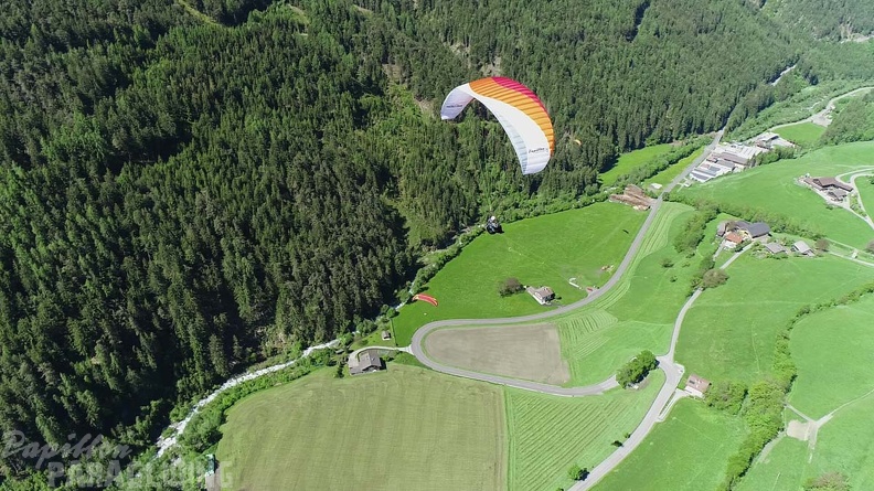DH21.21-Luesen-Paragliding-566