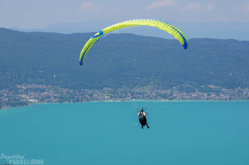 Annecy Papillon-Paragliding-435