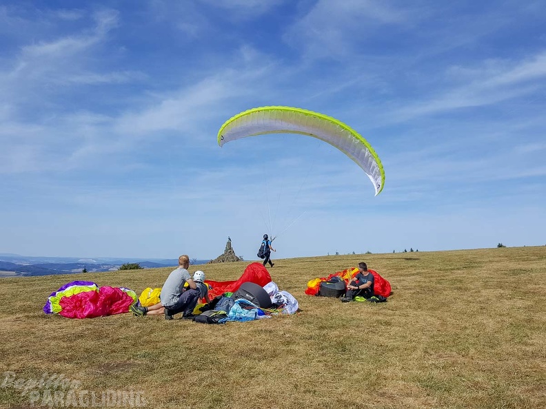 FG33.18 Paragliding-104
