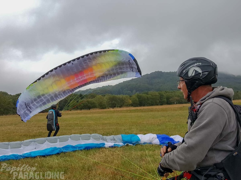 FG33.18 Paragliding-123