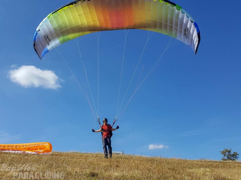 FG33.18 Paragliding-153