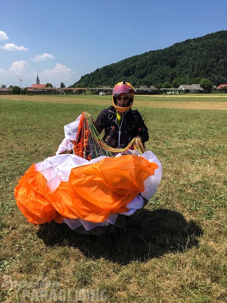FSB30.15_Paragliding-Bled.jpg-1240.jpg