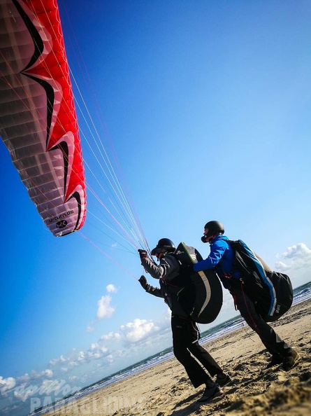FZ37.17 Zoutelande-Paragliding-202