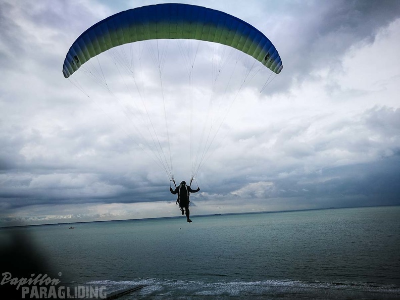 FZ37.17 Zoutelande-Paragliding-395
