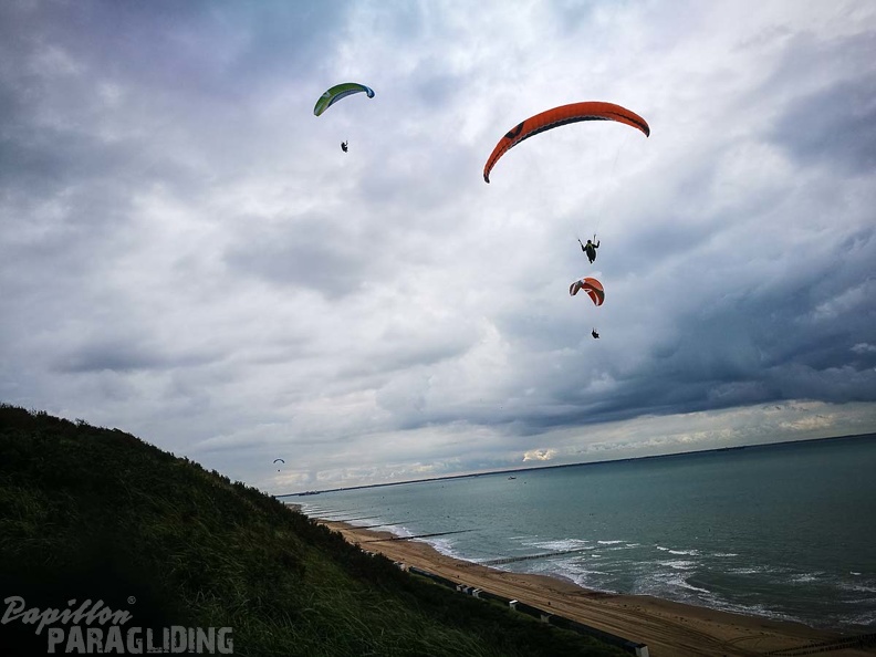 FZ37.17 Zoutelande-Paragliding-405