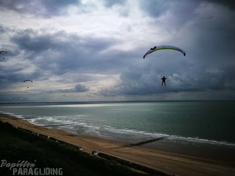 FZ37.17 Zoutelande-Paragliding-431
