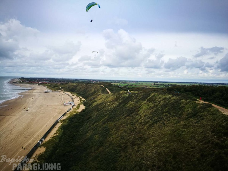 FZ37.17 Zoutelande-Paragliding-457