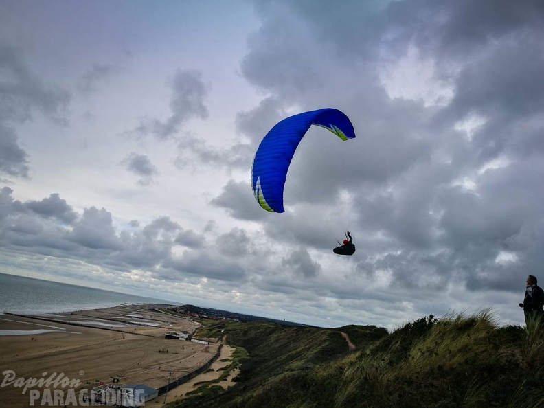 FZ37.17 Zoutelande-Paragliding-511