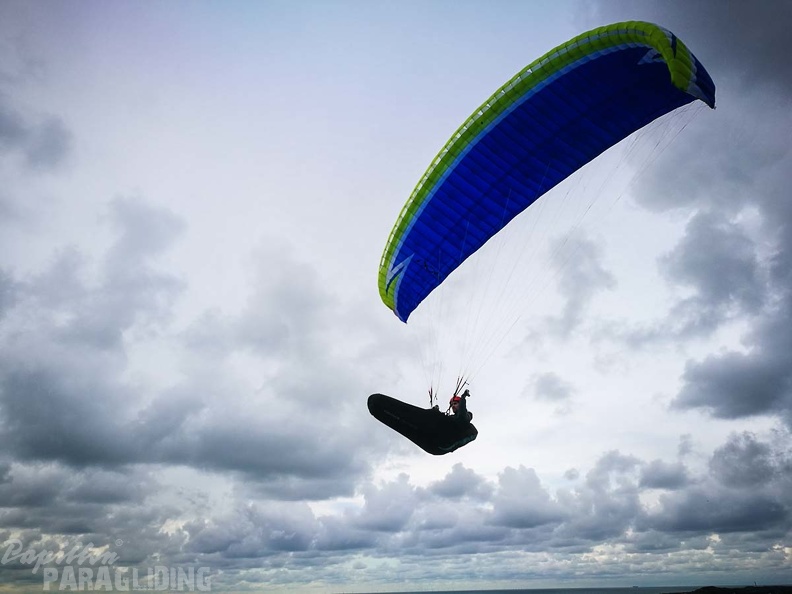 FZ37.17 Zoutelande-Paragliding-512