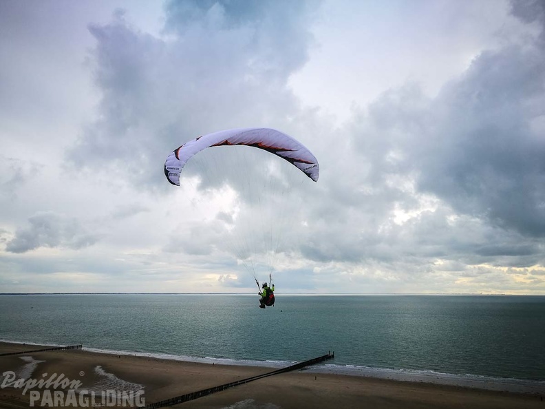 FZ37.17 Zoutelande-Paragliding-534