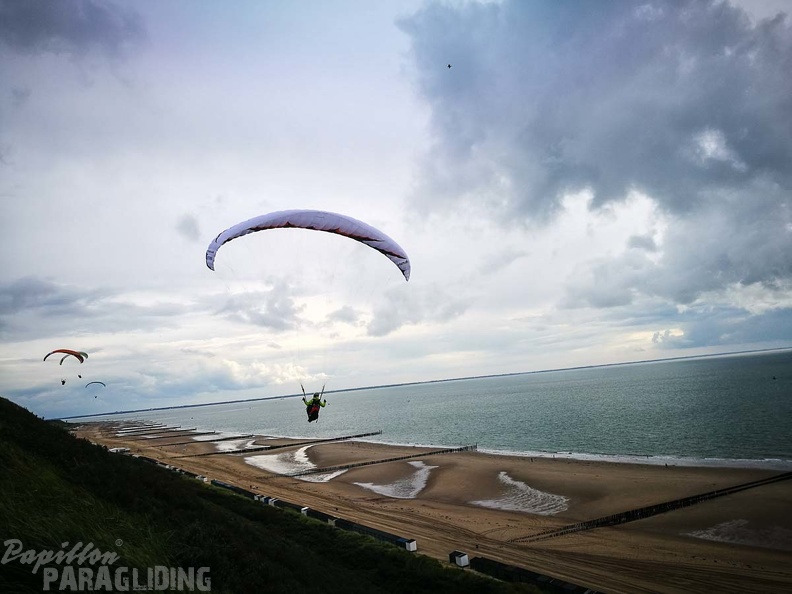 FZ37.17 Zoutelande-Paragliding-535