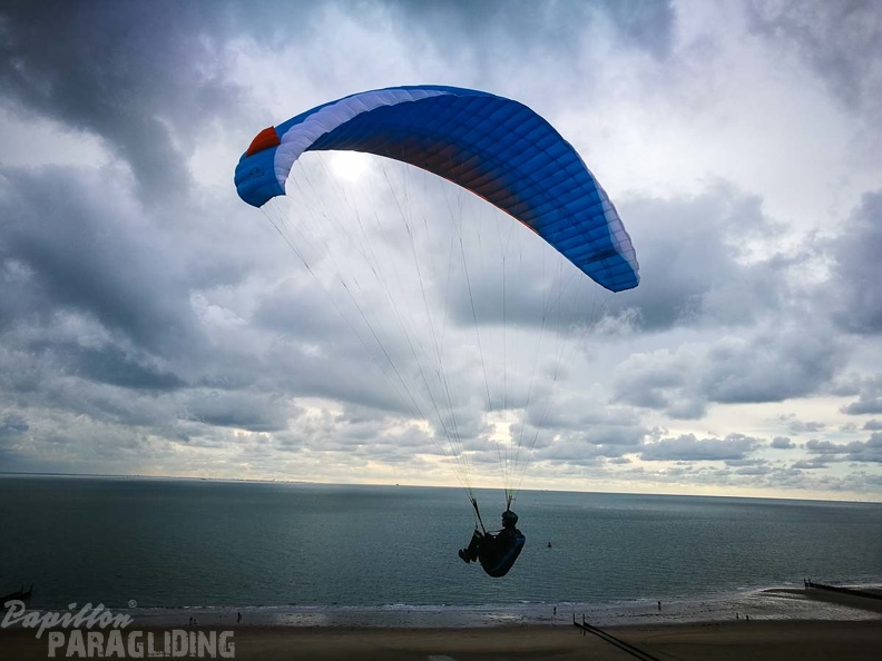 FZ37.17 Zoutelande-Paragliding-539