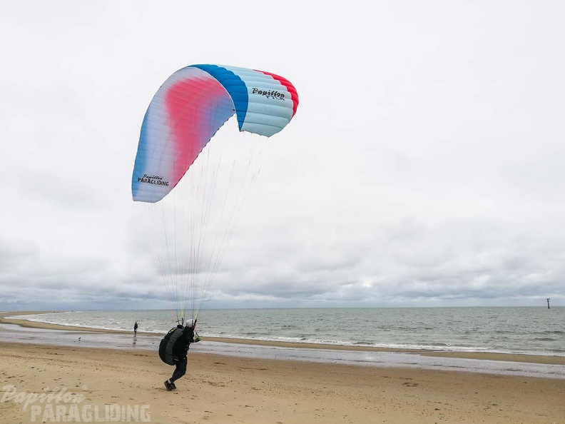 FZ37.18 Zoutelande-Paragliding-333