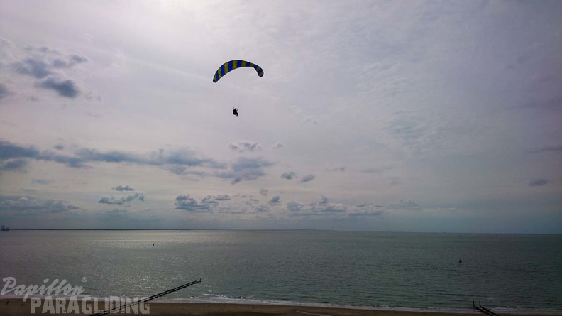 FZ37.19 Zoutelande-Paragliding-186