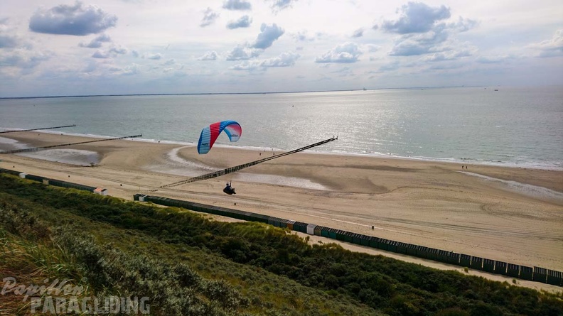 FZ37.19 Zoutelande-Paragliding-220