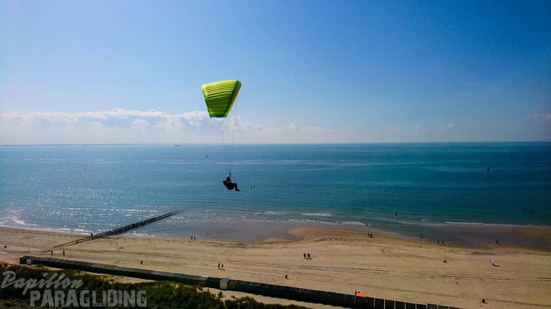 FZ37.19 Zoutelande-Paragliding-320