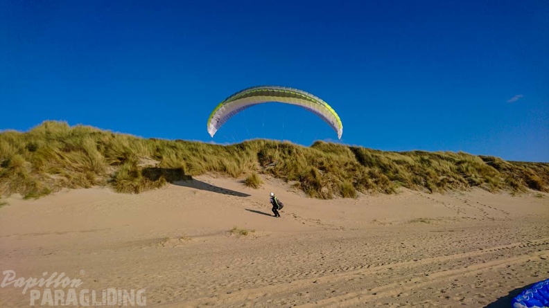 FZ37.19 Zoutelande-Paragliding-352
