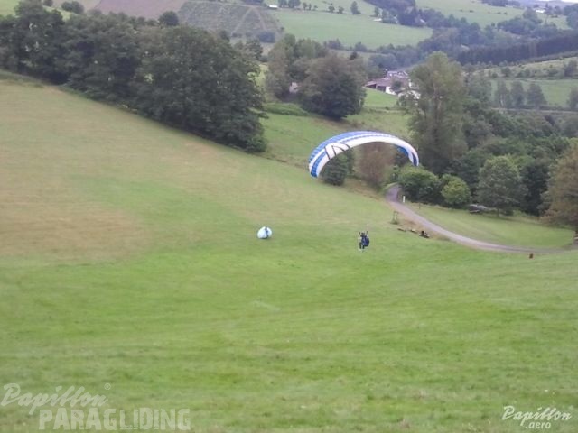 2012 ES.32.12 Paragliding 026