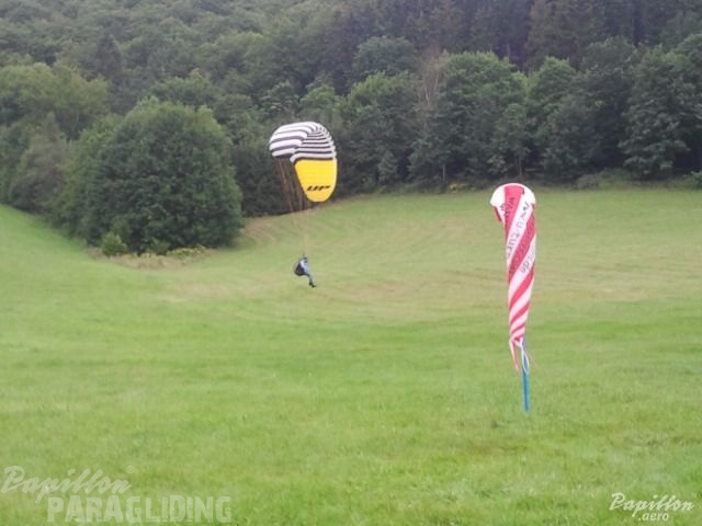 2012 ES.32.12 Paragliding 039