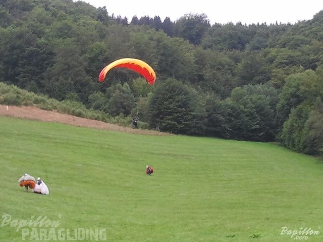 2012 ES.32.12 Paragliding 048