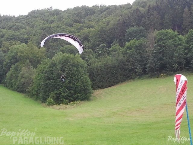 2012 ES.32.12 Paragliding 050
