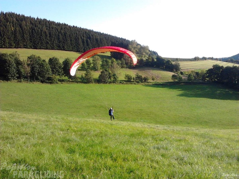 2012 ES.34.12 Paragliding 015