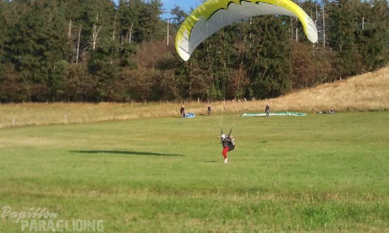 2012 ES.36.12 Paragliding 008