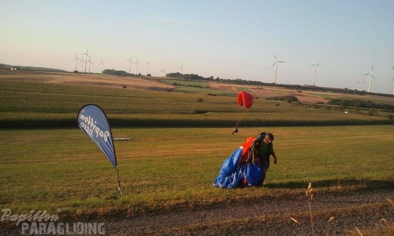 2012 ES.37.12 Paragliding 047
