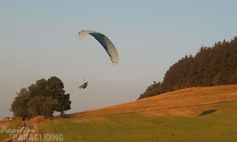 2012 ES.37.12 Paragliding 049