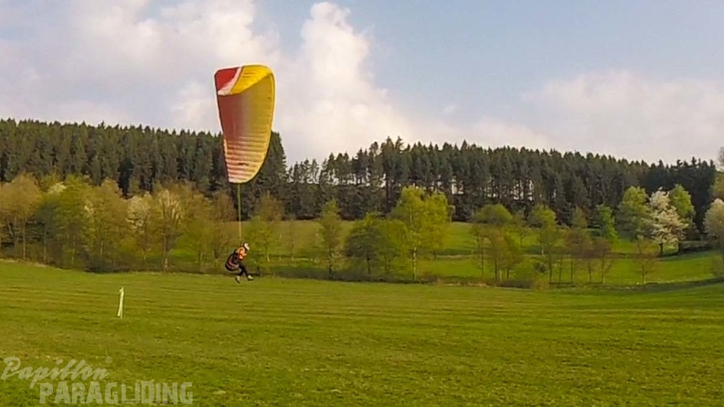 ES17.18 Paragliding-149
