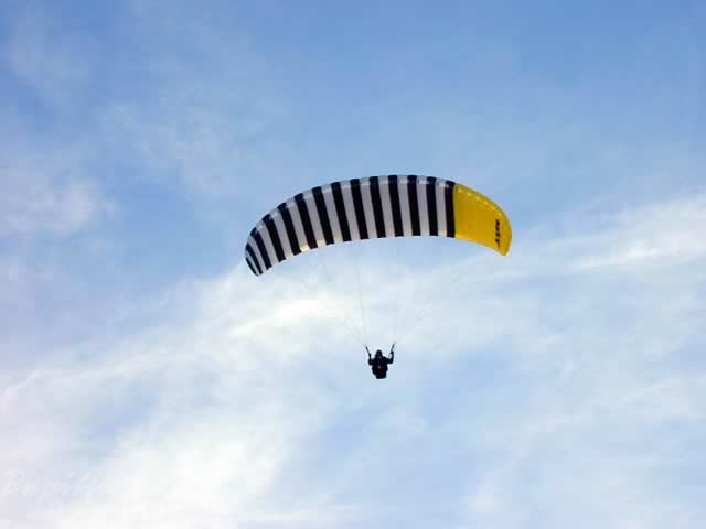 2005_K03.05_Wasserkuppe_Paragliding_015.jpg