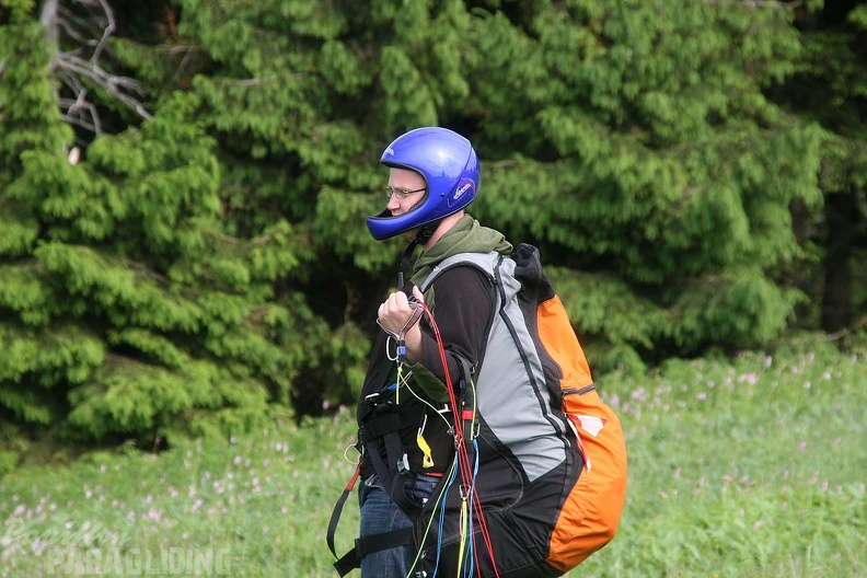 2010 RK24.10 Wasserkuppe Paragliding 020
