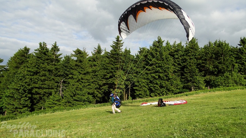 2010 RK25.10 Wasserkuppe Paragliding 054