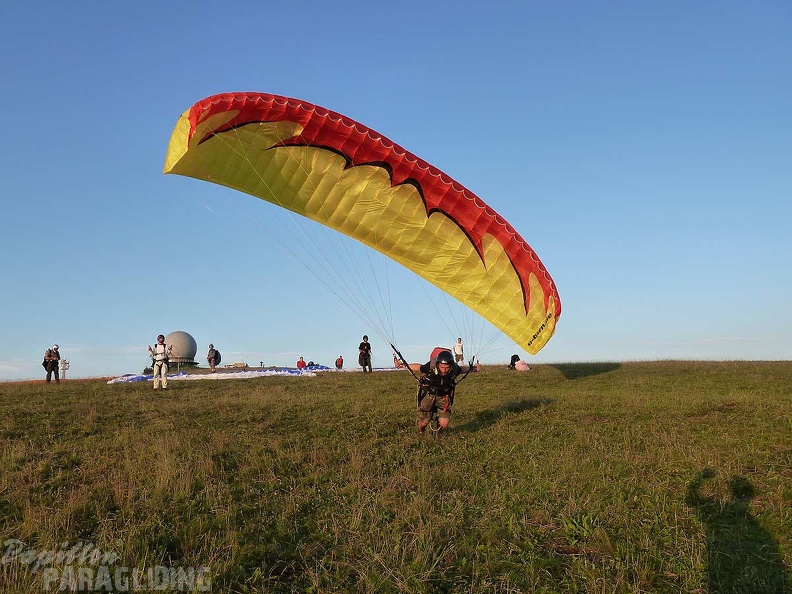 2010 RK28.10 Wasserkuppe Paragliding 056